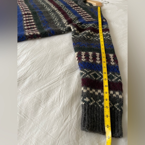 Patterned Sweater - Picture 10 of 10
